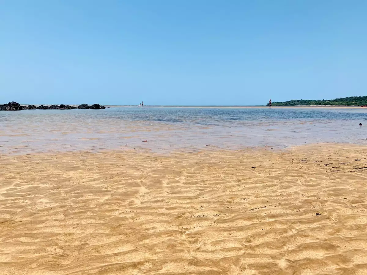 Praia de Coqueiral, em Aracruz