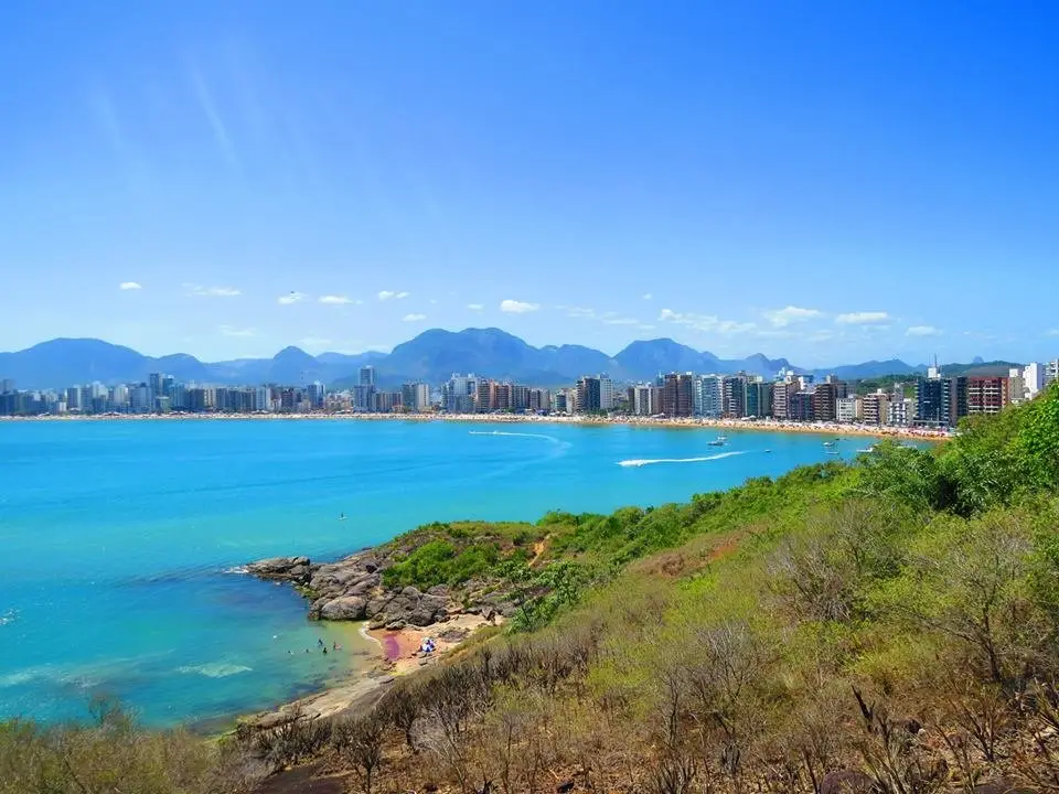 Praia da Areia Vermelha em Guarapari