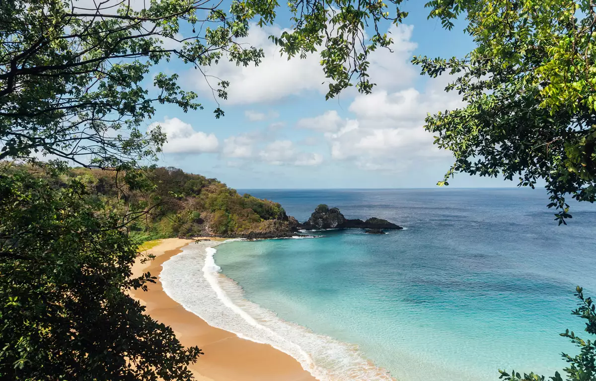 As Piscinas Naturais de Noronha: Aventura em Meio às Rochas 1 Noronha