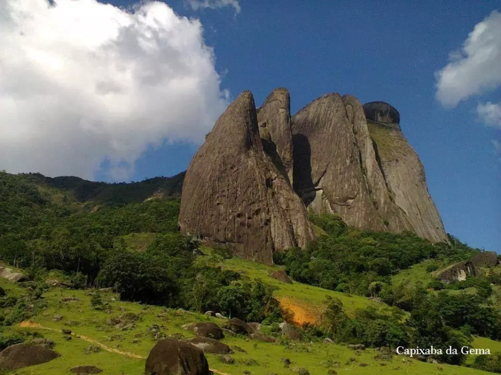 Pedra dos Cinco Pontões em Laranja da Terra 1 Pedra dos Cinco Pontões em Laranja da Terra
