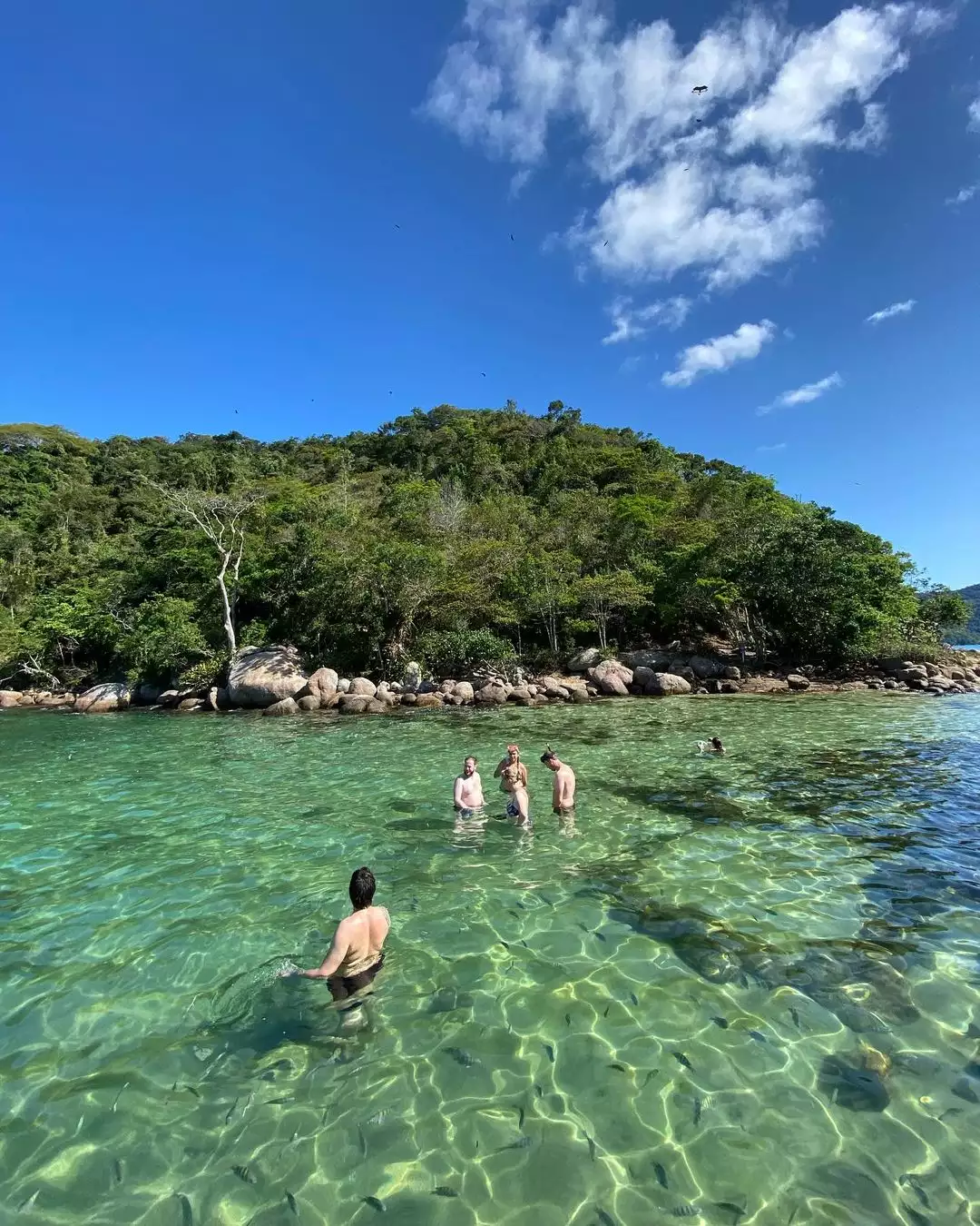 lagoa verde na ilha grande 1