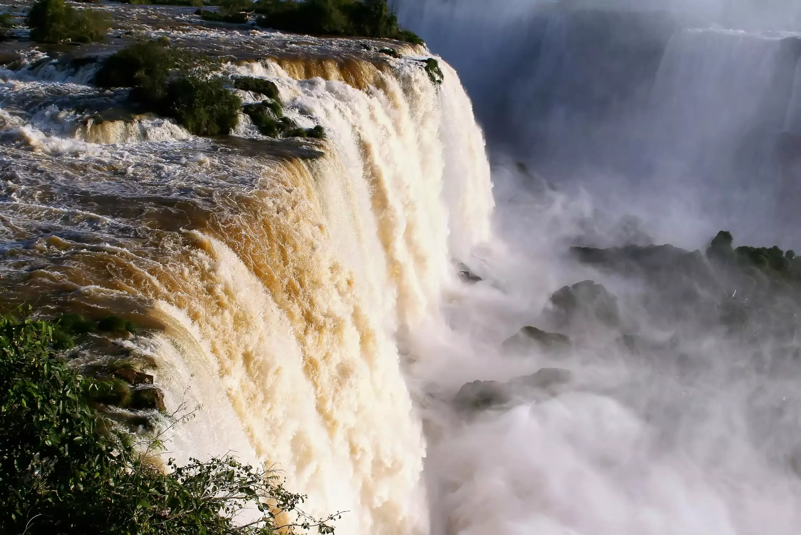 cataratas do iguacu copy scaled 1
