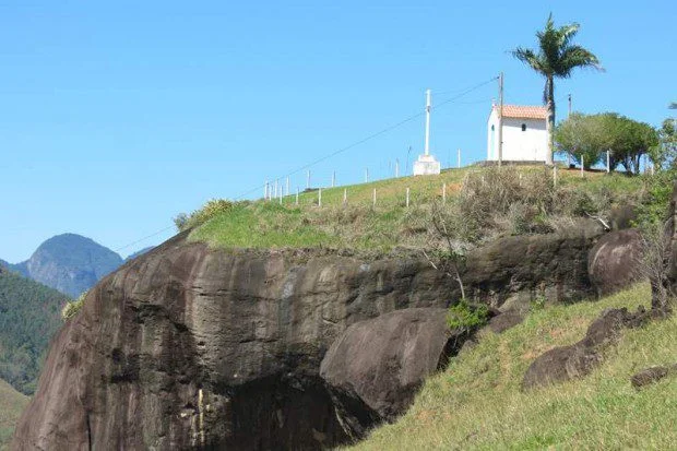 A Capela de Santo Antônio: História e Fé em Ibiraçu 11 Capela de Santo Antônio