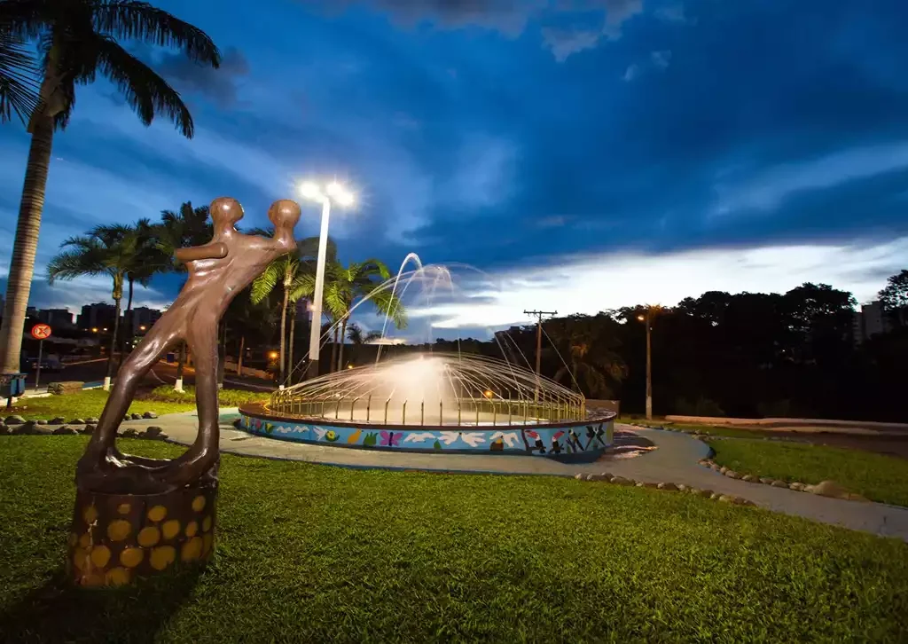 10 atrações imperdíveis para conhecer em Caldas Novas, Goiás 2 caldas novas goias 1